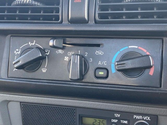 MITSUBISHI MINICAB truck 2009