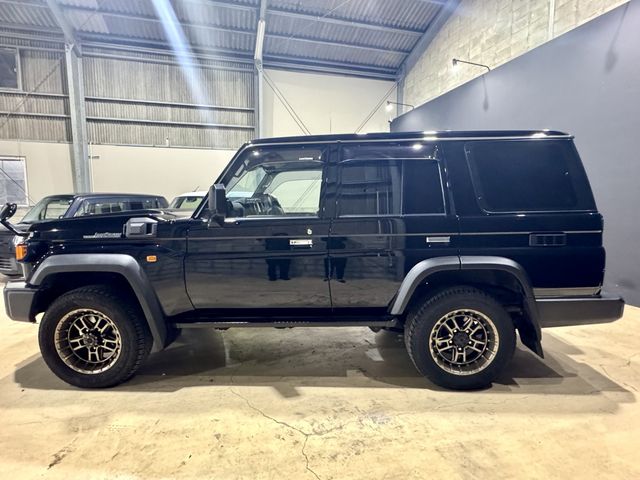 TOYOTA LANDCRUISER 70 2024