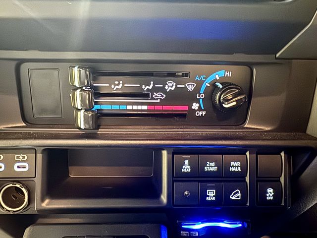 TOYOTA LANDCRUISER 70 2024