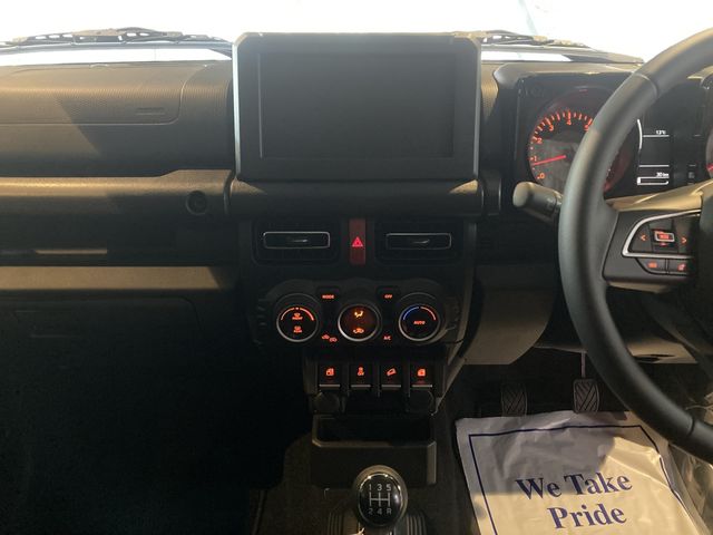 SUZUKI JIMNY NOMADE 2025