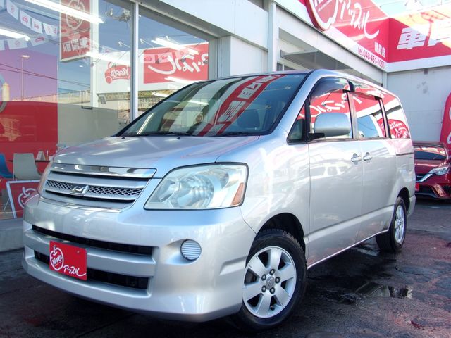 TOYOTA NOAH 2005