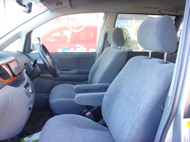 TOYOTA NOAH 2005