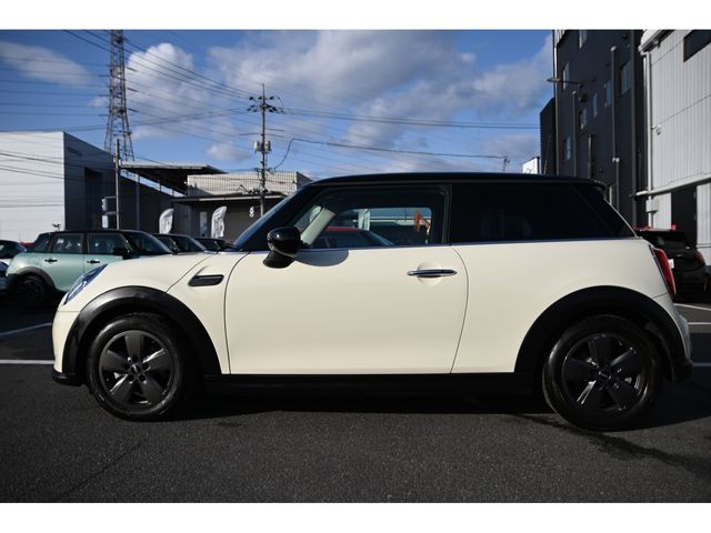 BMW MINI COOPER D 2021