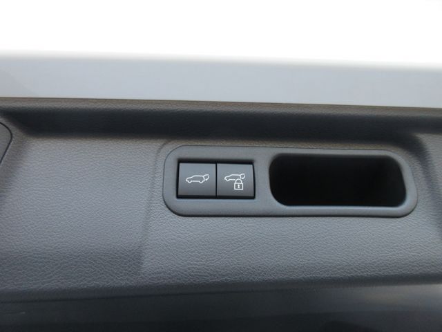 TOYOTA ???? LM500h 2025