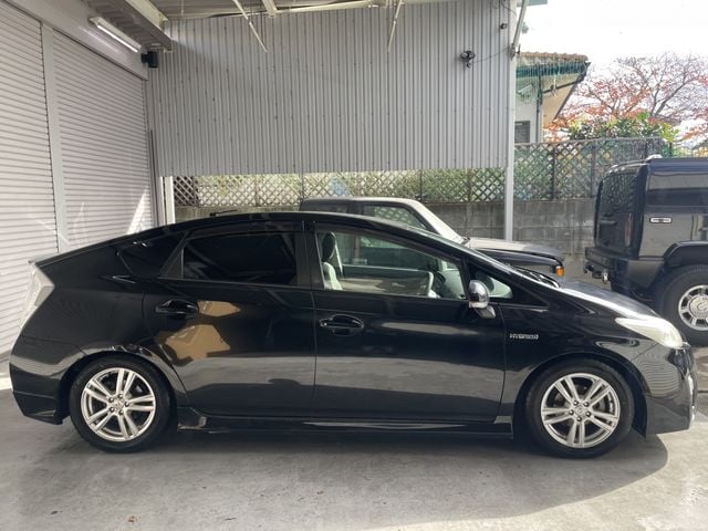 TOYOTA PRIUS 2010