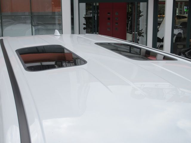 TOYOTA VELLFIRE  HYBRID 2025