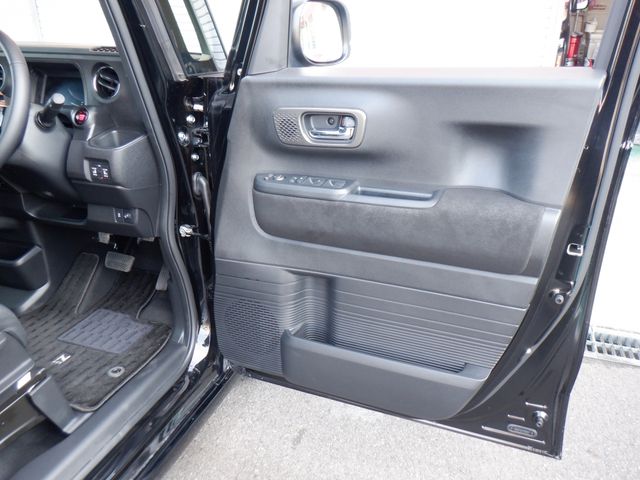 HONDA N BOX CUSTOM 2025