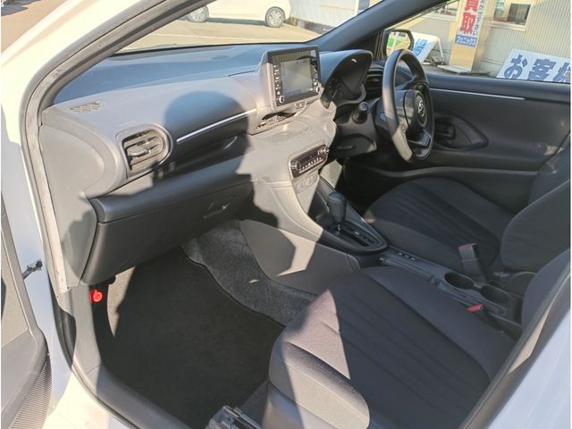 TOYOTA YARIS HYBRID 2020