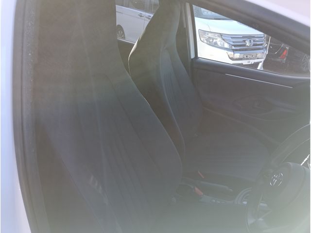 TOYOTA YARIS HYBRID 2020