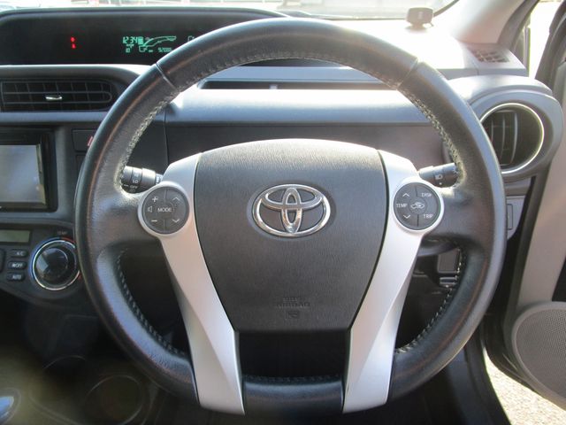 TOYOTA AQUA 2013