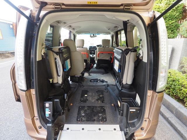 NISSAN SERENA  WG 2016