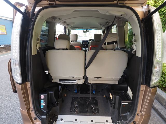 NISSAN SERENA  WG 2016