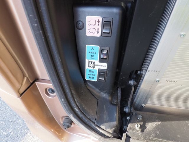 NISSAN SERENA  WG 2016