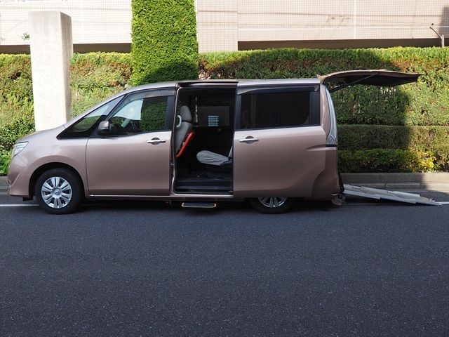 NISSAN SERENA  WG 2016