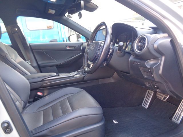 TOYOTA LEXUS IS300h 2020