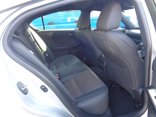 TOYOTA LEXUS IS300h 2020