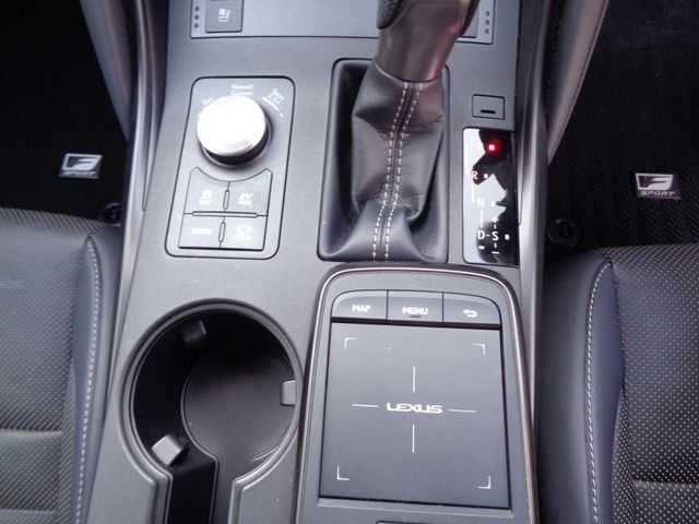 TOYOTA LEXUS IS300h 2020