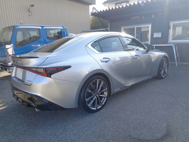 TOYOTA LEXUS IS300h 2020