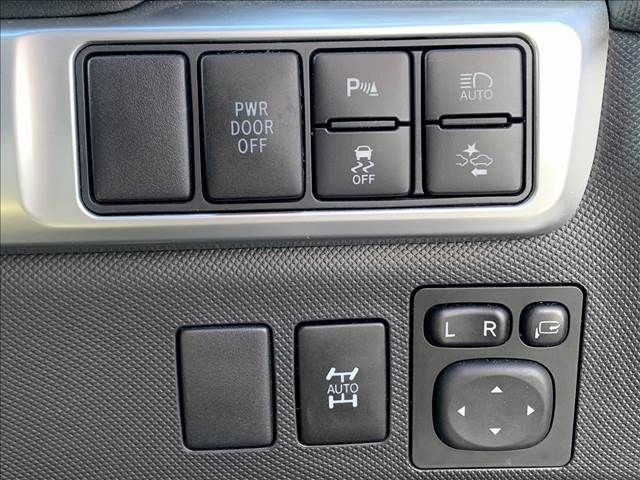 TOYOTA ESTIMA  4WD 2016