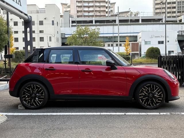 BMW MINI COOPER 5DOOR 2025