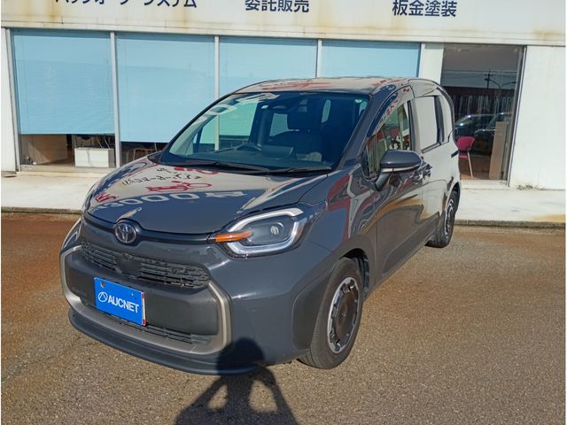 TOYOTA SIENTA HYBRID 2022