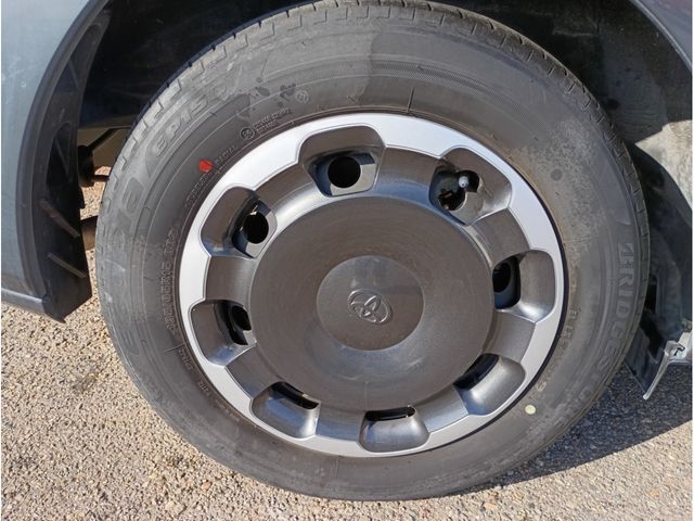 TOYOTA SIENTA HYBRID 2022