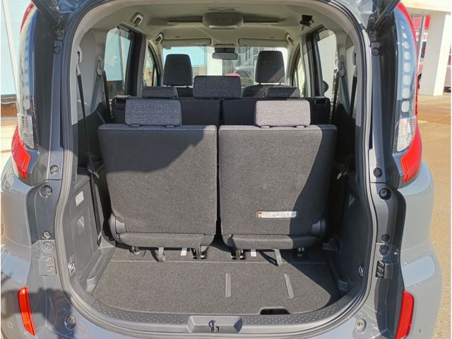 TOYOTA SIENTA HYBRID 2022