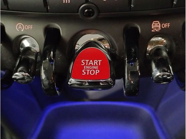 BMW MINI COOPER D 2020