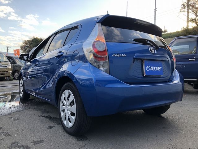 TOYOTA AQUA 2013