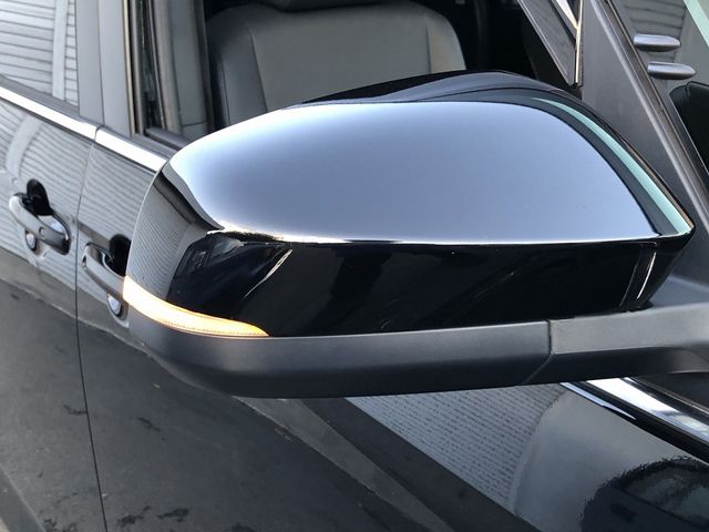 TOYOTA VOXY HYBRID 2022