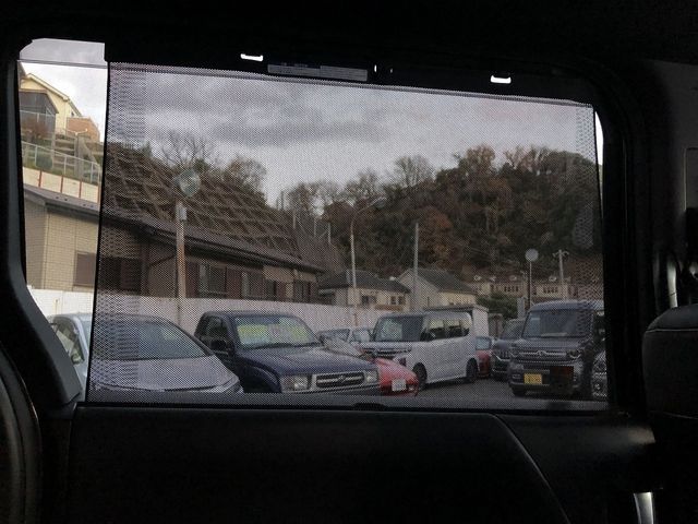 TOYOTA VOXY HYBRID 2022