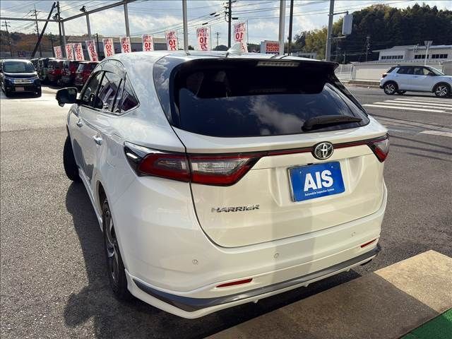 TOYOTA HARRIER 4WD 2017