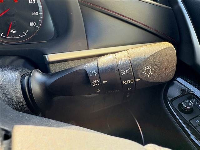 TOYOTA HARRIER 4WD 2017