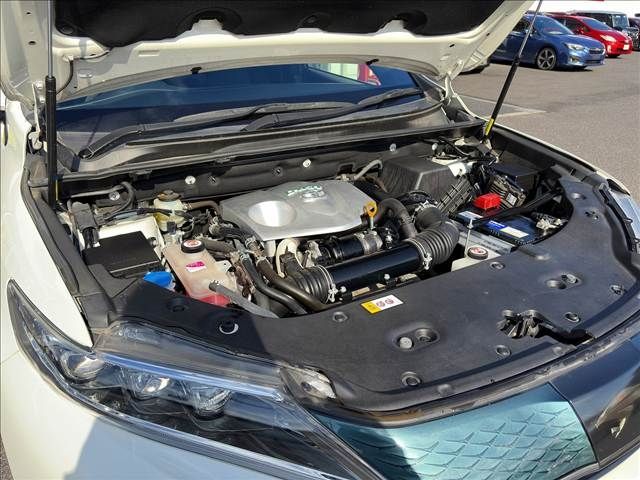 TOYOTA HARRIER 4WD 2017