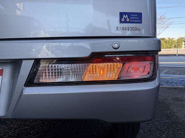 TOYOTA PIXIS van 2021