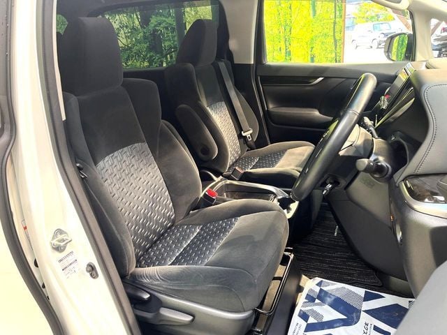 TOYOTA VELLFIRE 2016