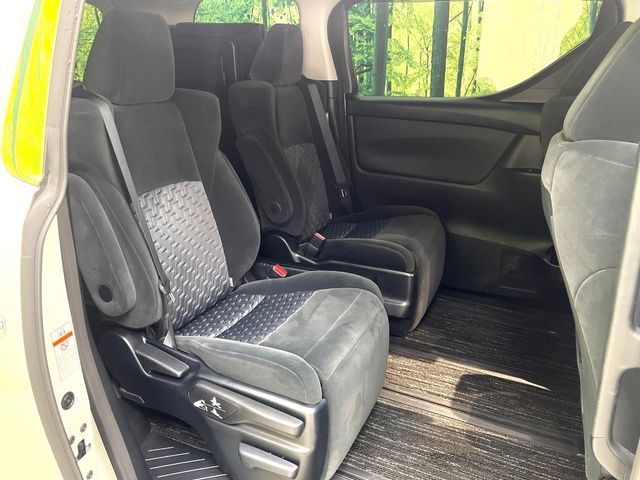 TOYOTA VELLFIRE 2016