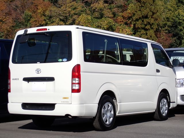 TOYOTA HIACE van 1.2t 2WD 2018