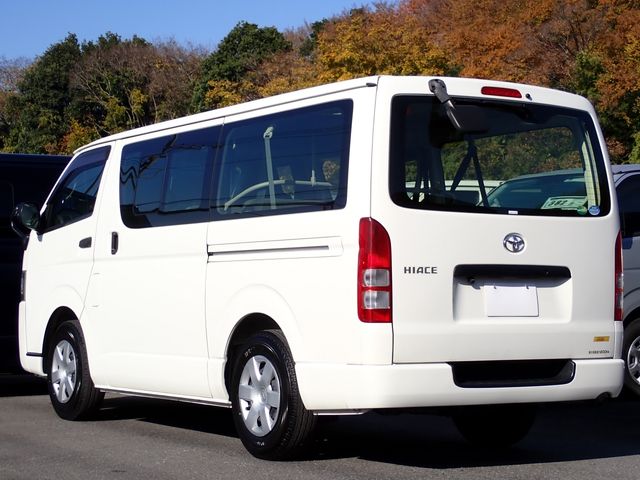 TOYOTA HIACE van 1.2t 2WD 2018