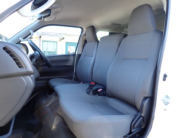 TOYOTA HIACE van 1.2t 2WD 2018