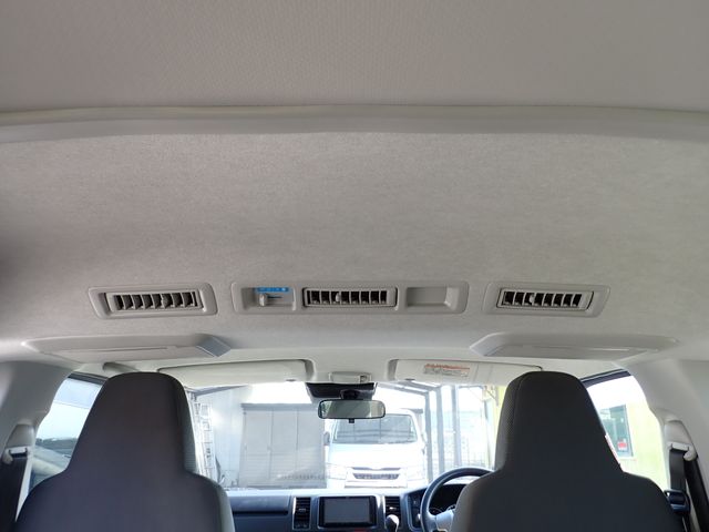 TOYOTA HIACE van 1.2t 2WD 2018