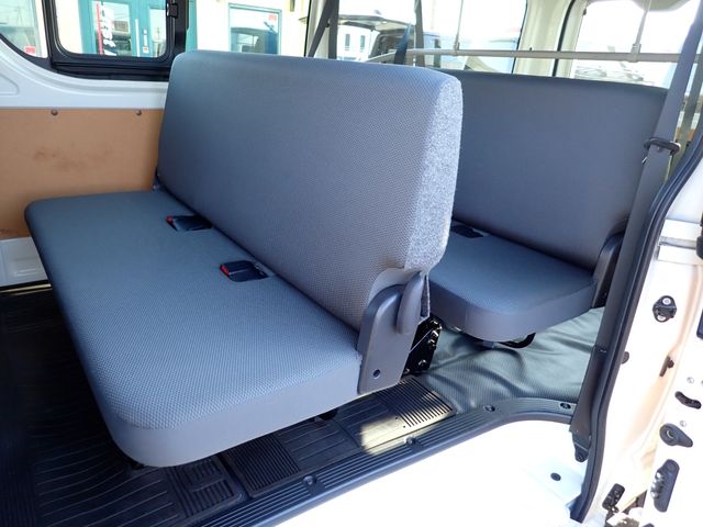 TOYOTA HIACE van 1.2t 2WD 2018