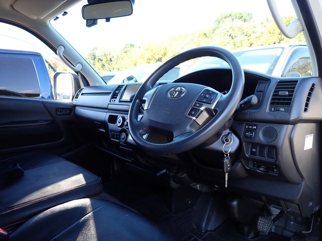 TOYOTA HIACE van 1.2t 2WD 2021