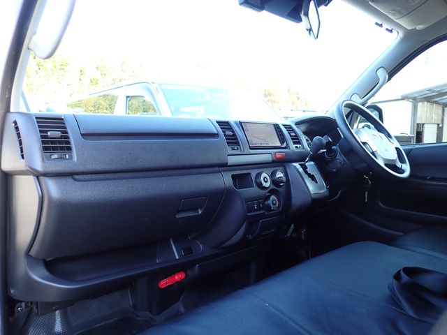 TOYOTA HIACE van 1.2t 2WD 2021