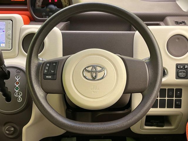 TOYOTA SPADE 2013