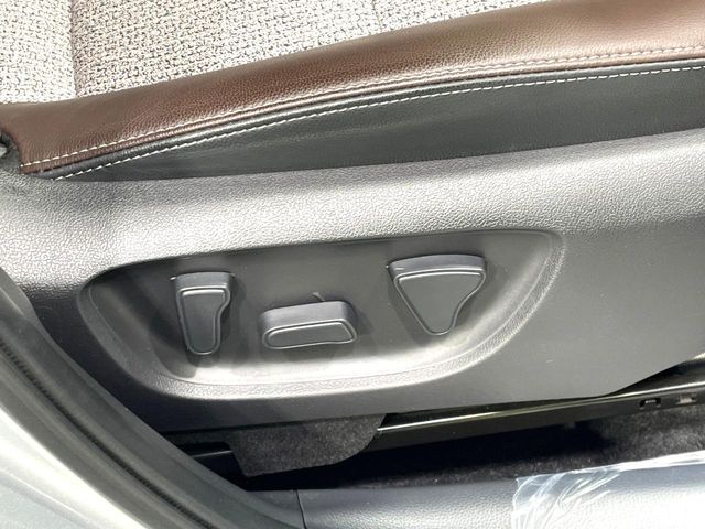 TOYOTA YARIS CROSS HYBRID 2023