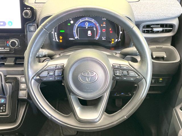 TOYOTA SIENTA HYBRID 2023