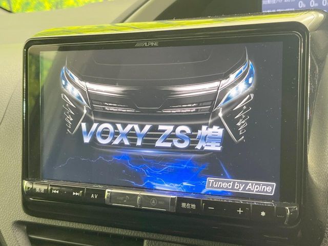 TOYOTA VOXY 2018
