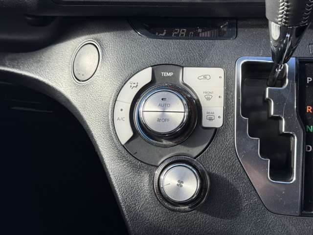 TOYOTA SIENTA 4WD 2017