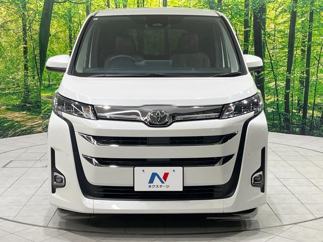 TOYOTA NOAH 2023